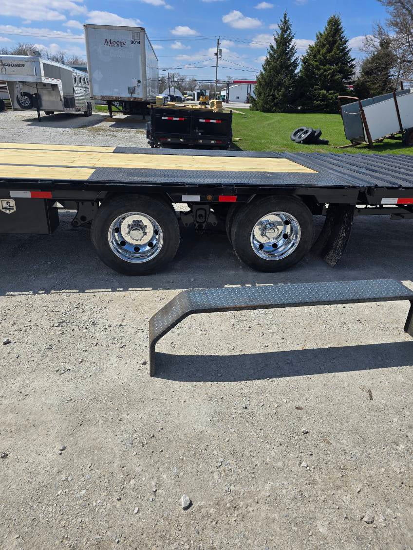 17.5x6.75 Northstar 8x6.5" Hub Pilot Mirror Polished Trailer Wheel 2