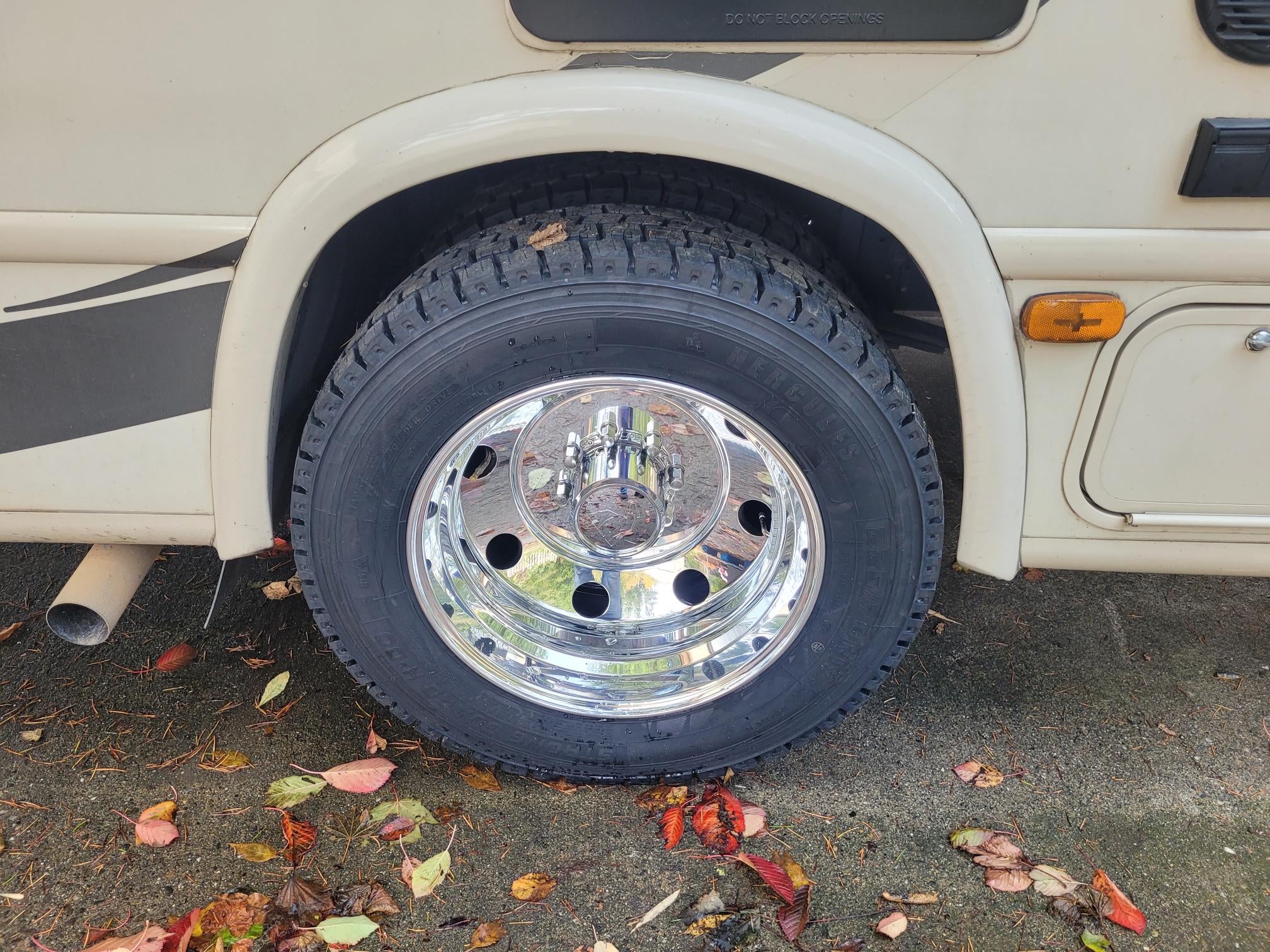 19.5x6.00 Northstar 8x6.5" Mirror Polished Both Sides 4.88" Center (Ford F350 DRW 1984-1997) 9