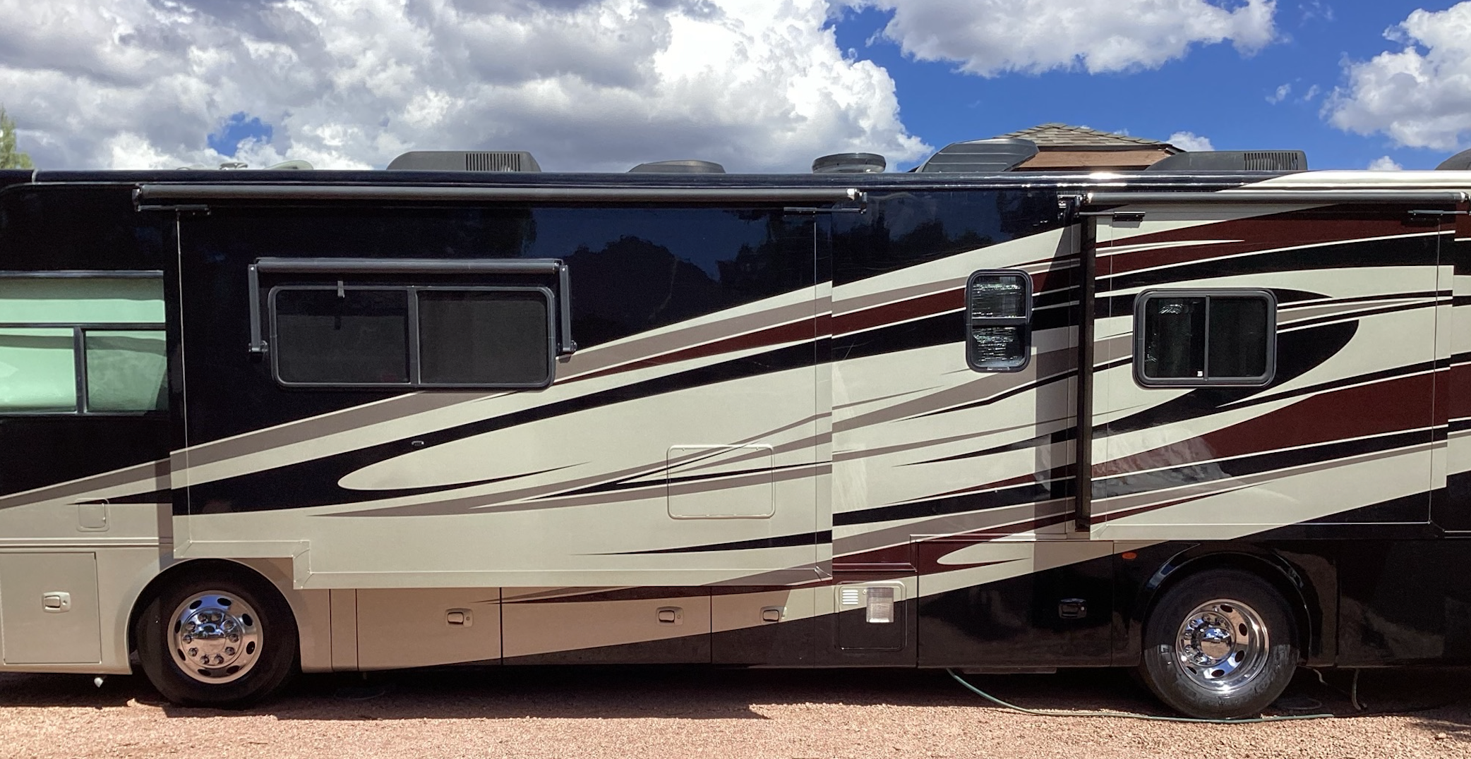 22.5x8.25 NORTHSTAR 10X285MM HUB PILOT MIRROR POLISHED BOTH SIDES "OVAL HOLE" 4